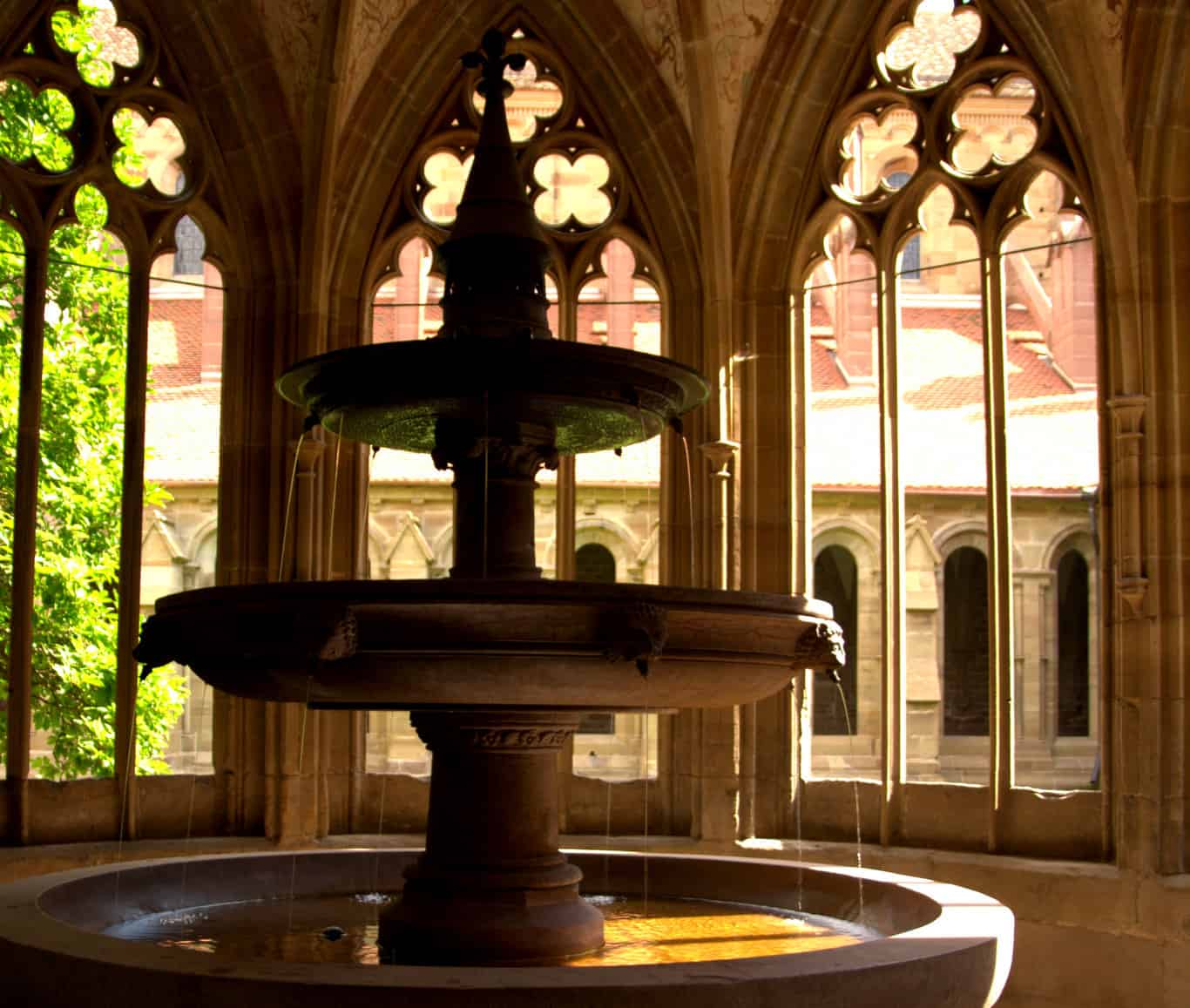 The fountain in the monastery of Maulbronn Amazing Temples 2015/10/22