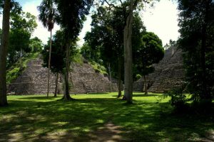 Maya pyramid - Yaxha - 4
