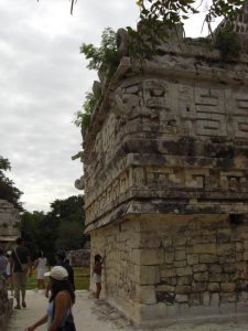 Some Structure - Chichén Itzá - amazingtemples.com