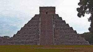 El Castillo - Chichén Itzá - Featured