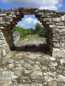 Der Torbogen in San Gervasio auf Cozumel