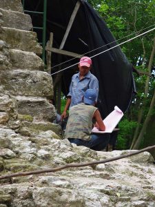 Restaurierungsvorbereitung - La Danta in El Mirador