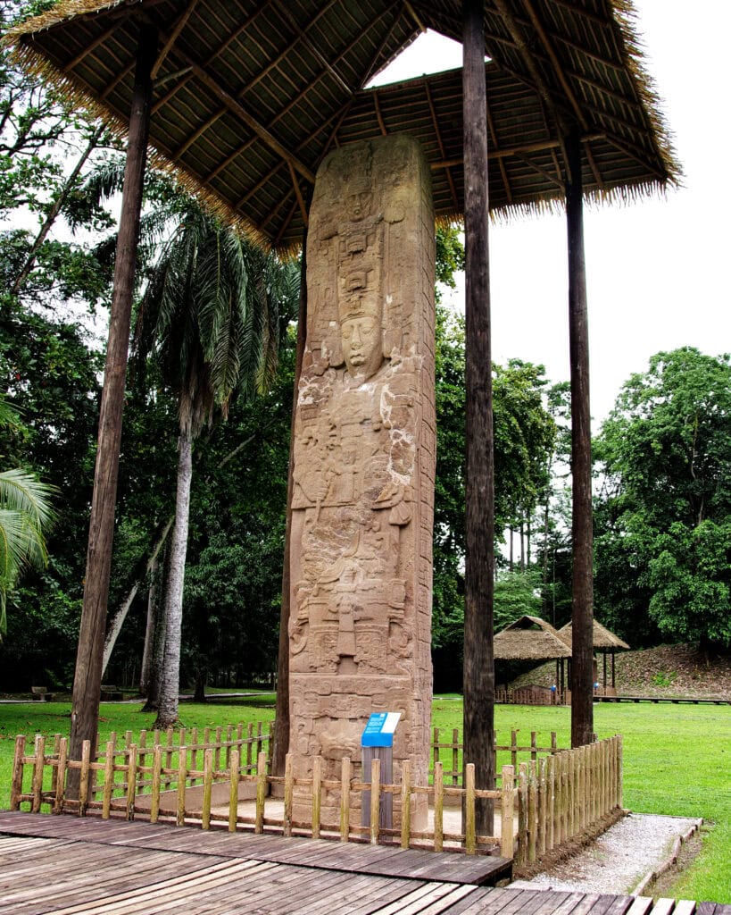 Stela E
771
10.6 m (tallest Maya stela)
Kʼakʼ Tiliw Chan Yopaat
Depicts ruler in cosmic regalia; skyband and maize god motifs.